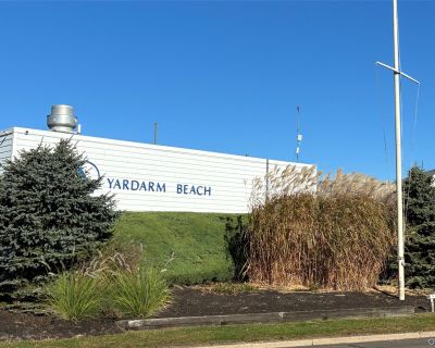 1 Bedroom 2BA 950 ft Condo For Sale in Westhampton Beach, NY