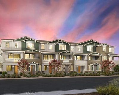 3 Bedroom 3BA 1781 ft Townhouse For Sale in San Marcos, CA