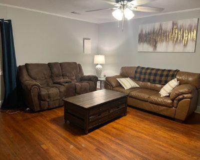 Katie (Has an Apartment). Room in the 2 Bedroom 1BA Apartment For Rent in Conway, SC