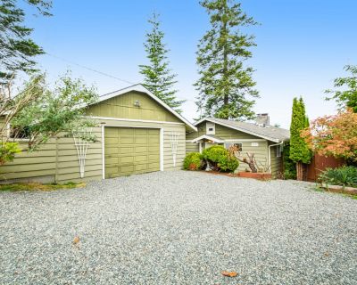 Avg / night: $147. Bayview home near the border with a washer/dryer & deck - dogs welcome | Located in Blaine, WA | 4.06 Stars | 2 Bed, 2 Bath | Pet-friendly. Dog-friendly. Max 6 guests. Come stay at the bay and enjoy everything this area and property has to offer! Sit outside on the lawn and soak up the sun and scenery at this family-friendly retreat overlooking the water in Blaine, Washington...