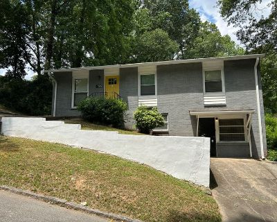 2 Bedroom 1BA 970 ft Pet-Friendly House For Rent in Atlanta, GA