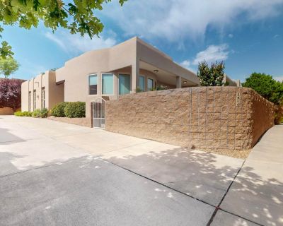 3 Bedroom 2BA 2235 ft Single Family House For Sale in Albuquerque, NM
