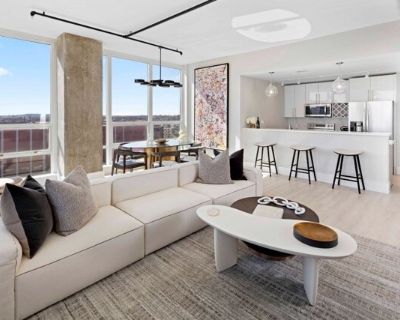 315 15th St Apt 2405. Welcome to Hudson House, a collection of luxury residences in Jersey City, built for people with style, ambition, and a healthy social calendar. Every detail in the Hudson House Collection is designed for those who know what they want: spacious layouts, great vibes, and upscale design that speaks for itself. Hudson Houses East and West towers bring skyline views, modern am...