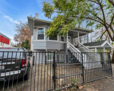 2556 ft Multi Family Home For Sale in Sacramento, CA