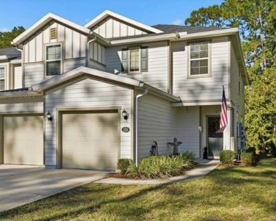 124 Mustard Hill Ct. Welcome to this stunning end-unit townhouse located in the desirable Orchard Park neighborhood of St. Augustine, FL. This spacious 3-bedroom, 2.5-bath home offers an open floor plan designed for modern living. The main living area features abundant natural light and flows seamlessly into a beautifully upgraded kitchen with rich dark cabinetry, sleek quartz countertops, and ...