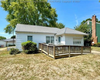 2 Bedroom 1BA 925 ft Single Family Home For Sale in POINT PLEASANT, WV