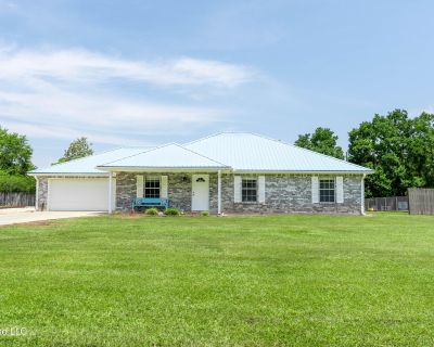 3 Bedroom 2BA 2025 ft Single Family House For Sale in Picayune, MS