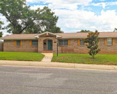 3 Bedroom 2BA 1596 ft Apartment For Rent in Pensacola, FL