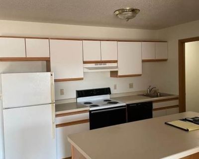 3 Bedroom 1BA 1021 ft Pet-Friendly Apartment For Rent in Holmen, WI