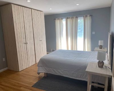 Private room with shared bathroom in a House, Sayreville, NJ 08859