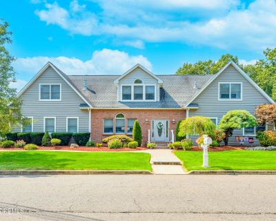 5 Bedroom 5BA 2639 ft Single Family Home For Sale in Brick, NJ