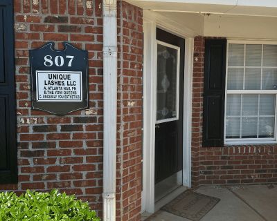 1500 ft Commercial Property For Rent in McDonough, GA