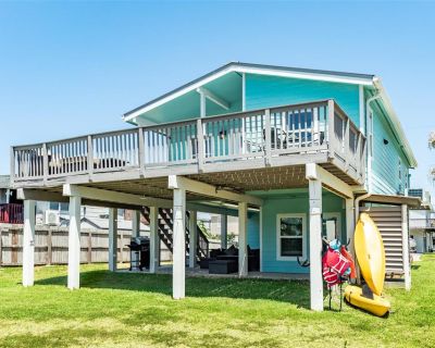 4 Bedroom 2BA 1032 ft Single Family House For Sale in Jamaica Beach, TX