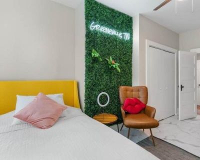 2 Bedroom 1BA 3260 ft Furnished Apartment For Rent in Greeneville, TN