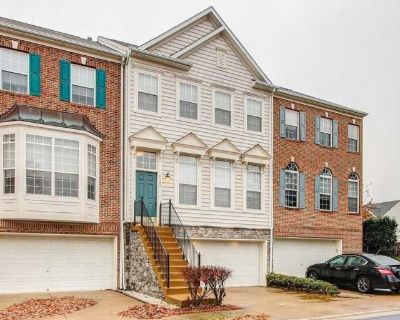 4 Bedroom 4BA 2796 ft Townhouse For Rent in Franconia, VA