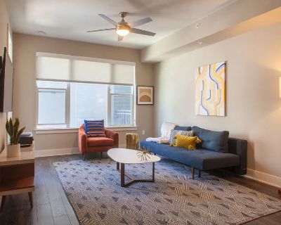 1 Bedroom 1BA 800 ft Pet-Friendly Condo For Rent in Plano, TX