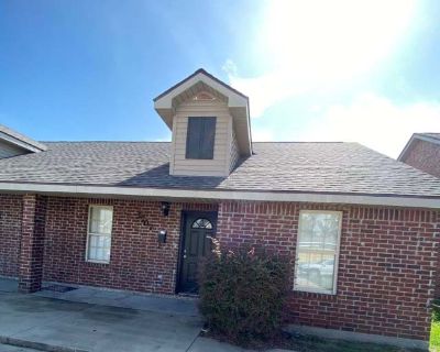 2 Bedroom 2BA 0 ft Pet-Friendly Apartment For Rent in Lake Charles, LA