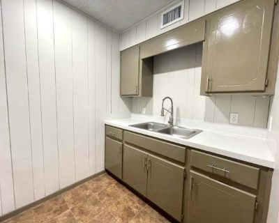 301 E 4th St. image_url. On-site laundry Pet friendly Range Refrigerator Unit Amenities range refrigerator Property Amenities on-site laundry cats allowed dogs allowed. Pets allowed. 1 Bedroom. 1 Bathroom. 700 ft