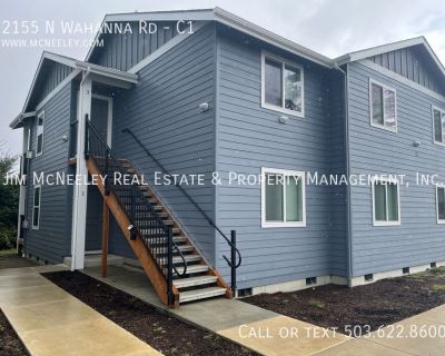 2 Bedroom 1BA 1040 ft Pet-Friendly Condo For Rent in Seaside, OR