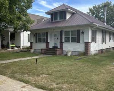 4 Bedroom 1BA 1463 ft Single Family Home For Sale in OTTUMWA, IA