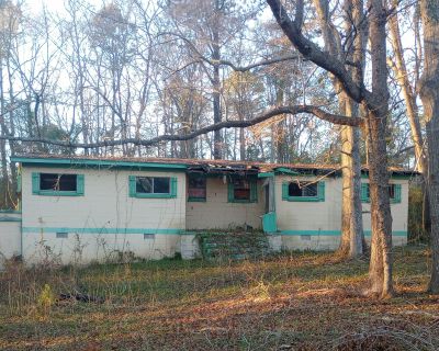 3 Bedroom 1BA 1384 ft Single Family Home For Sale in Sandersville, GA