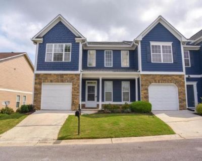 4 Bedroom 3BA 1900 ft Condo For Rent in Flowery Branch, GA