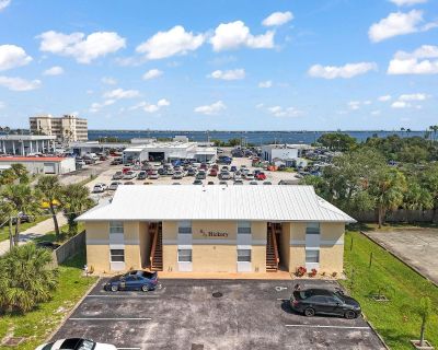 1 Bedroom 1BA 700 ft Apartment For Rent in Melbourne, FL