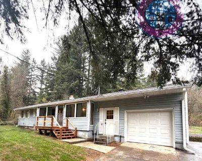 3 Bedroom 1BA 1375 ft Pet-Friendly Apartment For Rent in Clackamas County, OR