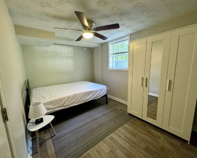 Total rooms: 5. Deposit: $300.00 * Utilities included?: Yes * Fees apply?: No. References are not required. No preference. Smoking is allowed. Not for couples. Age preference: 18. Furnishings: Furnished * Parking: Yes * Garage: No * Yard/patio: Yes * Balcony/roof terrace: No * Disabled access: No * Living room: No * Broadband included: Yes. Availability Available Now Minimum term None Maximum t...