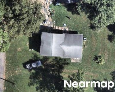 3 Bed 2 Bath Preforeclosure Property in Bloomington, IN 47401 - E Moffett Ln