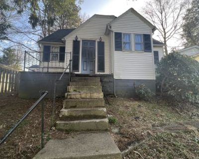 3 Bedroom 1BA 1200 ft Apartment For Rent in Fairmont, WV