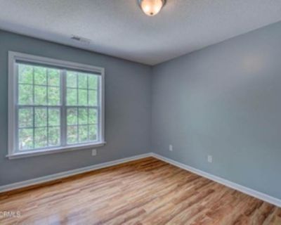 Available on: now. Unfurnished. Internet included Staci will require background checks for this room Learn more. Renting an unfurnished room with shared bathroom. Utilities included. No pets, overnight guests, or smoking. Excellent location in a cul-de-sac, in an established neighborhood. Full BED available. Call me at I m not always on site.. Rent $600 per month Bills Not included Security dep...