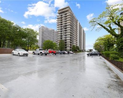 3 Bedroom 3BA 2352 ft Condominium For Sale in LAKEWOOD, OH