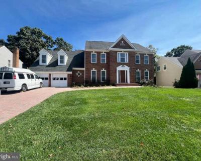 5 Bedroom 4BA 3524 ft Single Family Home For Sale in HERNDON, VA