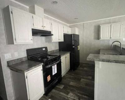 2 Bedroom 1BA 0 ft Pet-Friendly Apartment For Rent in Bloomfield, IN