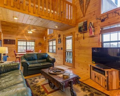 2 Bedroom 3BA Pet-Friendly Cabin Vacation Rental in Day Dreamer, Mineral Bluff, GA