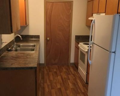 2 Bedroom 1BA 1017 ft Pet-Friendly Apartment For Rent in Sweet Home, OR
