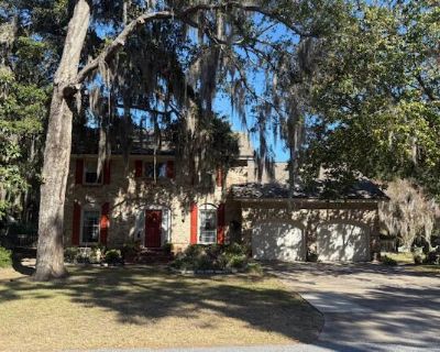 5 Bedroom 3BA 2805 ft Single Family House For Sale in Charleston, SC