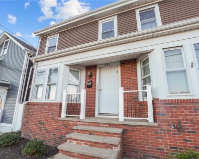 3 Bedroom 1BA 1286 ft Condo For Sale in Pawtucket, RI