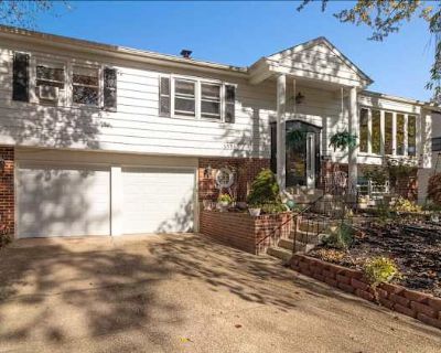 Available on: november 30. Furnished. Parking available * Internet included * 40+ years welcome Margaret ("Peggy") will require background checks for this room Learn more. Charming 4 bedroom, 2.5 bath regal raised ranch home in Brandywine s popular Longwood. Eat-in country kitchen, recessed lighting, pergo flooring and expanded peninsula counter. Spacious living room has cathedral ceiling, hard...