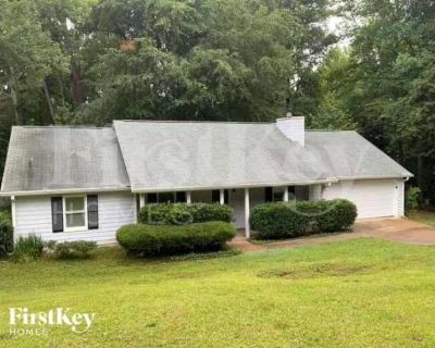 3 Bedroom 2BA 1391 ft Pet-Friendly House For Rent in Auburn, GA