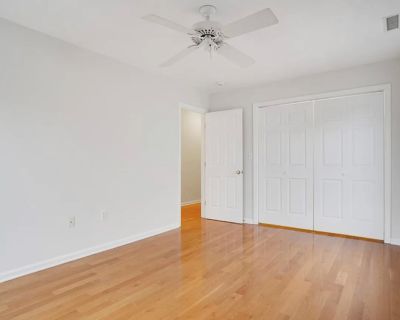 Pet friendly $950 per month room to rent in Mianus