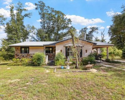 2 Bedroom 2BA 1445 ft Single Family Home For Sale in ALFORD, FL