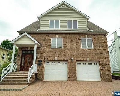 3 Bedroom 2BA Single Family House For Rent in Lyndhurst, NJ