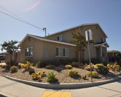 7 Bedroom 5BA 2500 ft Apartment For Rent in San Diego, CA