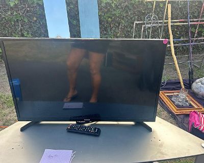 7968 Quill Dr, Downey, CA. Tools clothes twin headboard mini refrigerator tv beauty stands