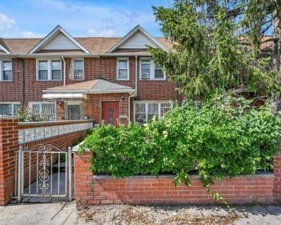 2 Bedroom 2BA 1600 ft Single Family Home For Sale in BRIARWOOD, NY