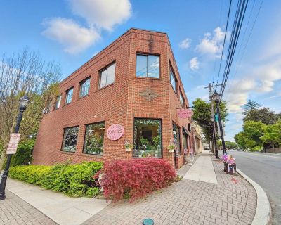 Commercial Property For Rent in River Edge, NJ