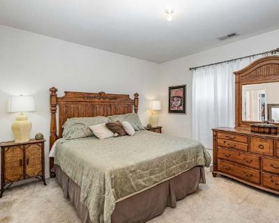 Private room with ensuite in a House with 1 roomie, Charlotte, NC 28278