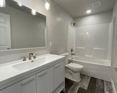 1900 sqft 3 bedrooms / 2 bathrooms N Bismarck Twin Home